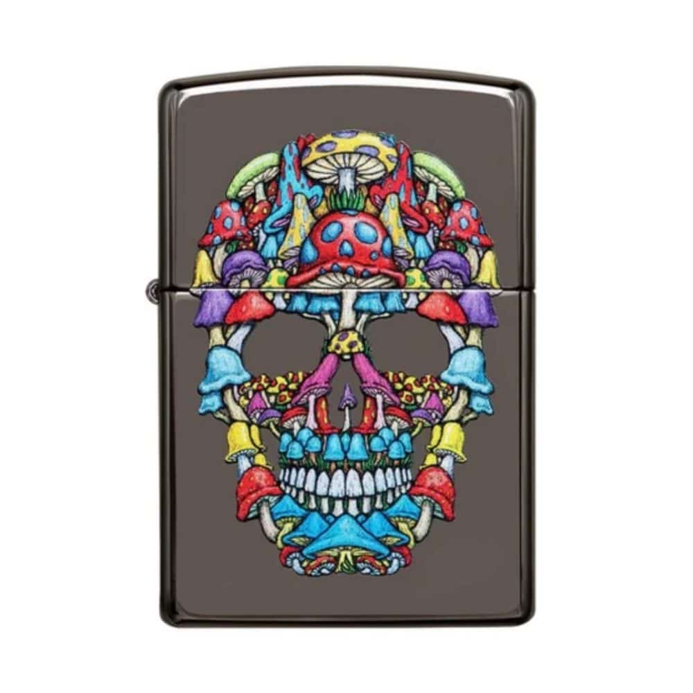 تصویر فندک Zippo مدل Skull Design با طرح جمجمه روی بدنه فلزی براق