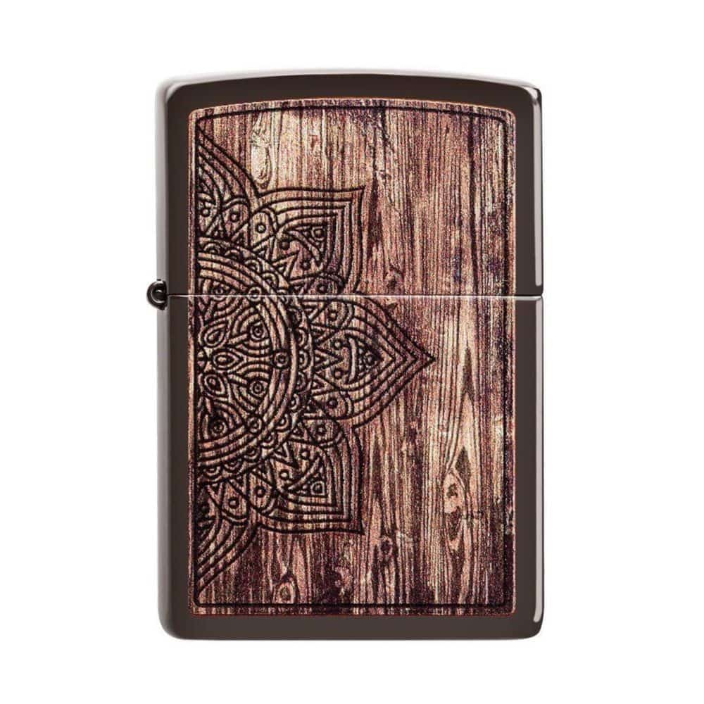 تصویر فندک Zippo مدل Wood Mandala Design با طرح ماندالا روی بدنه چوبی
