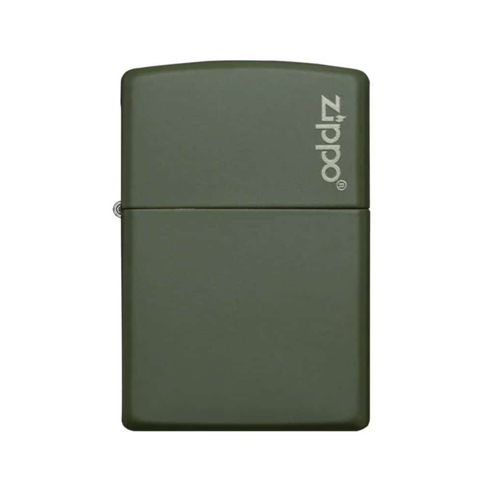تصویر فندک سبز مات Zippo با لوگوی زیپو روی بدنه