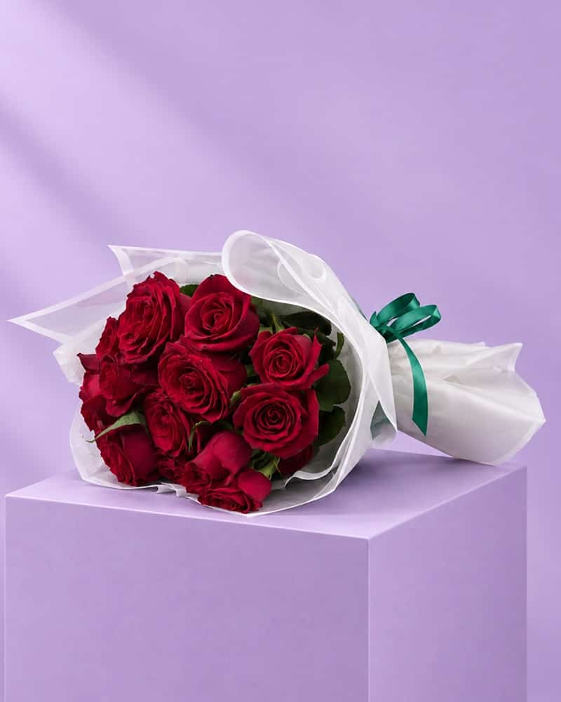 دسته گل ۱۱ شاخه رز قرمز کلاسیک