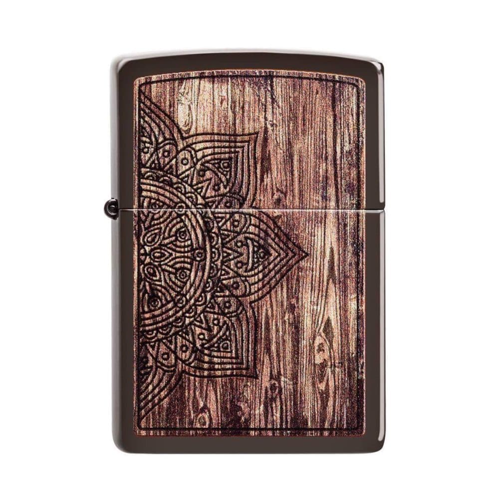 تصویر فندک Zippo مدل Wood Mandala Design با طرح ماندالا روی بدنه چوبی