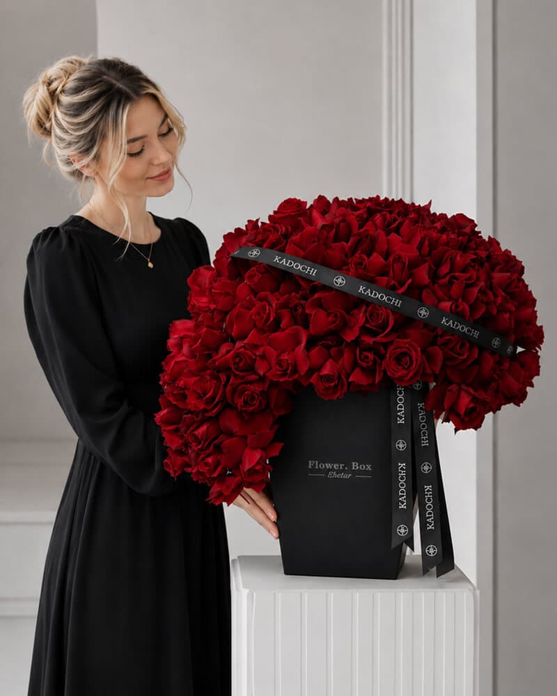 باکس ایزابلا ۸۰ شاخه رز هلندی قرمز
